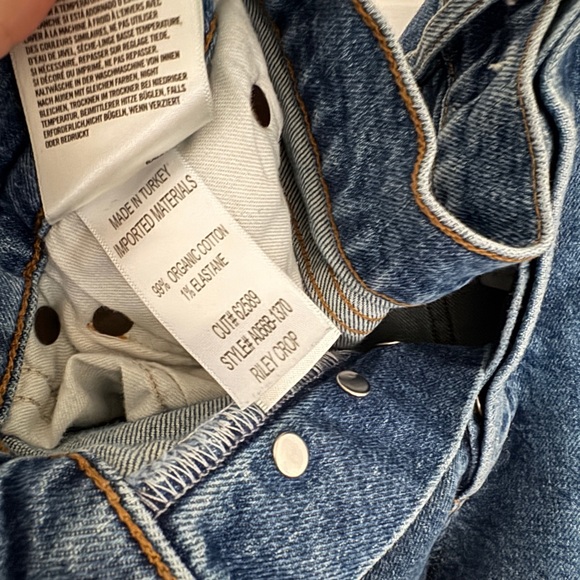 Agolde Riley Cropped Jean - Picture 3 of 5